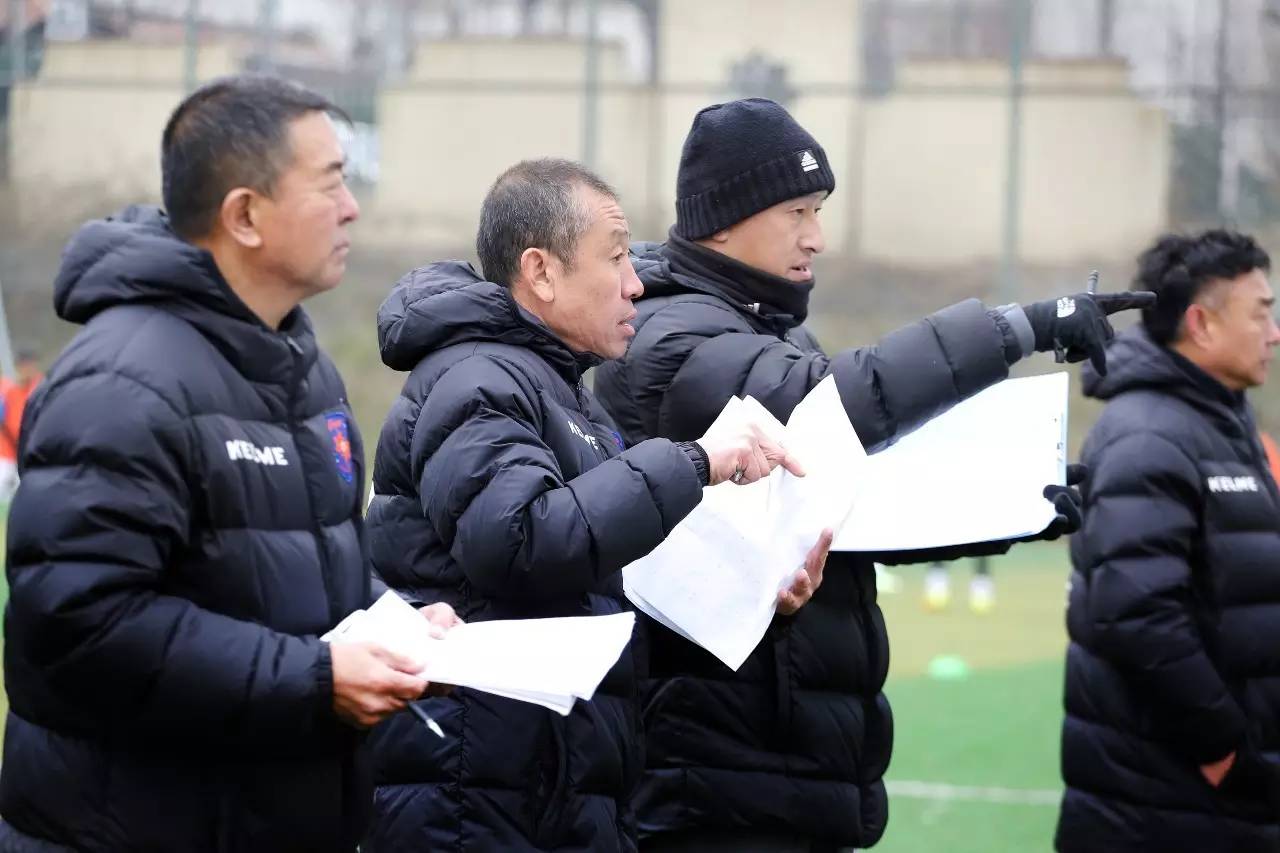 富勒姆青训培养未来之星，计划提拔青年球员的简单介绍
